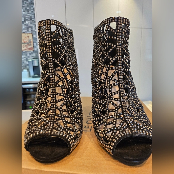 Le Chateau heels - Picture 2 of 6